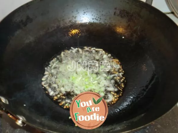 [fried noodles with soy sauce, pattern making] colorful fried noodles with soy sauce