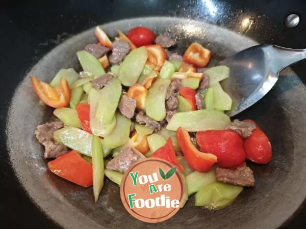 Stir fried beef with Buddha's hand melon