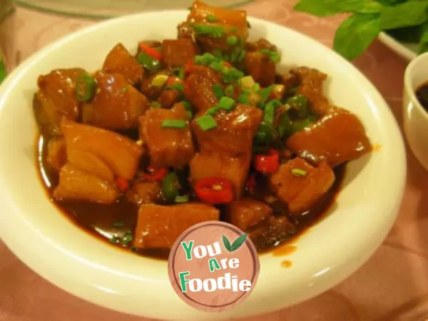 Braised pork in brown sauce