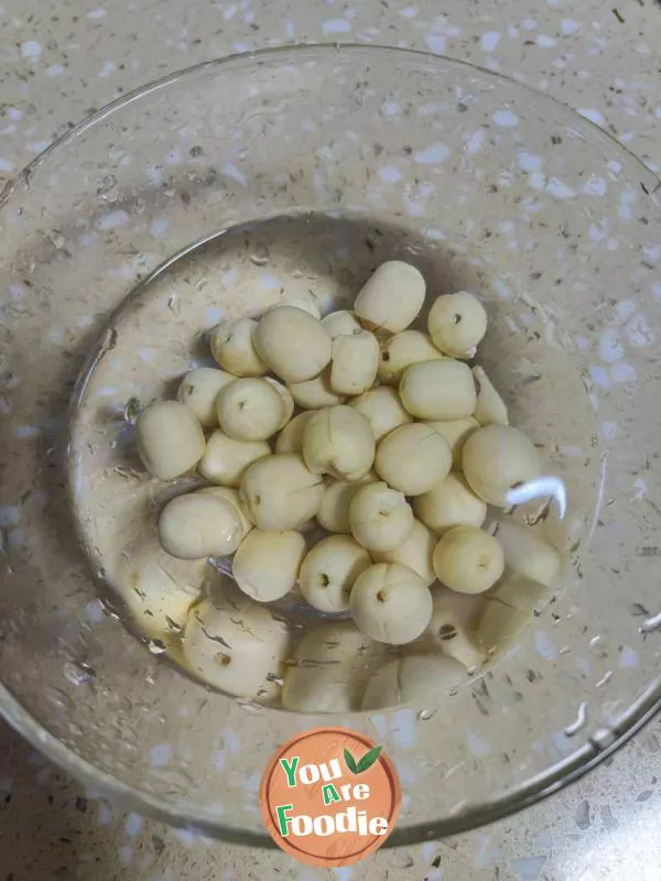 White Fungus and Lotus Seed Soup