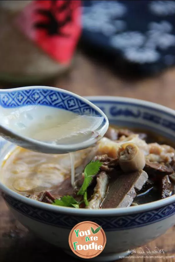 Beijing snacks: thick white soup --- assorted white soup