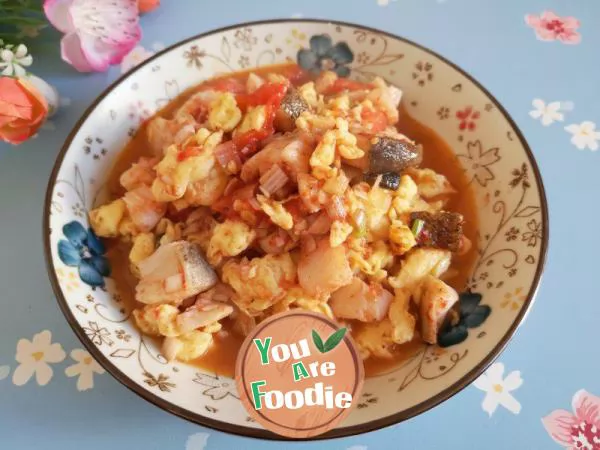 Tomato sauce cod scrambled eggs