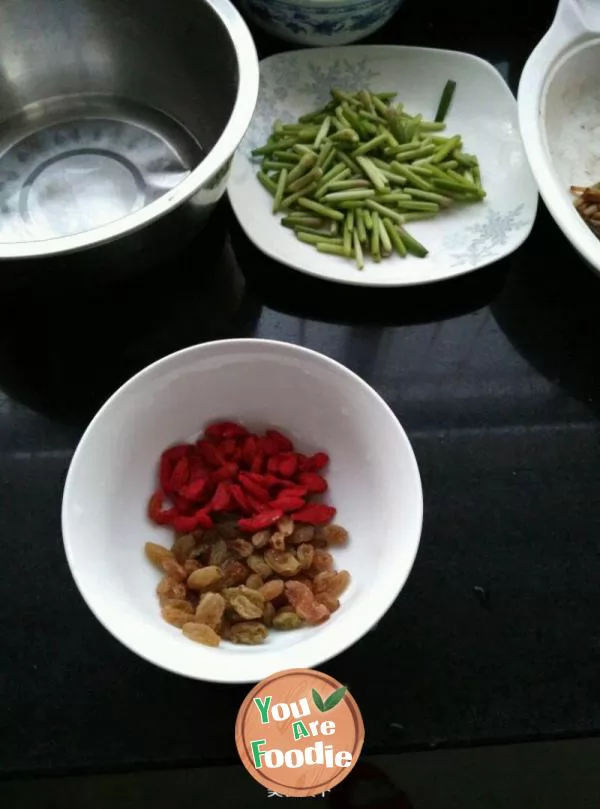 Job's tears and red beans mixed sugar water
