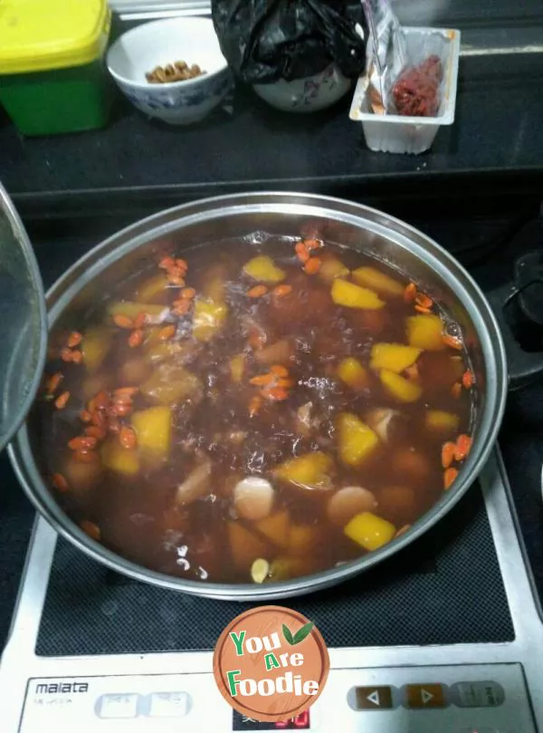 Job's tears and red beans mixed sugar water