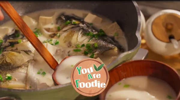 Fish head tofu soup