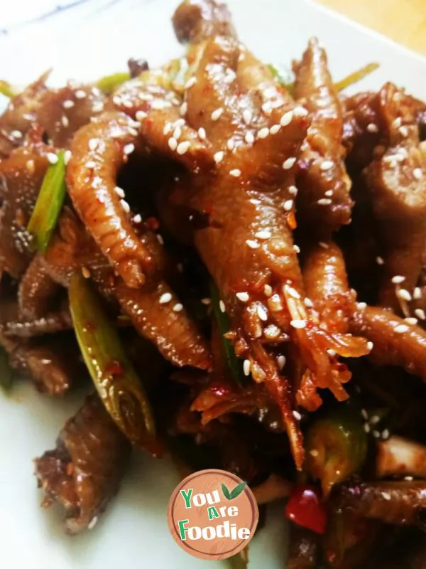 Spicy fried chicken feet