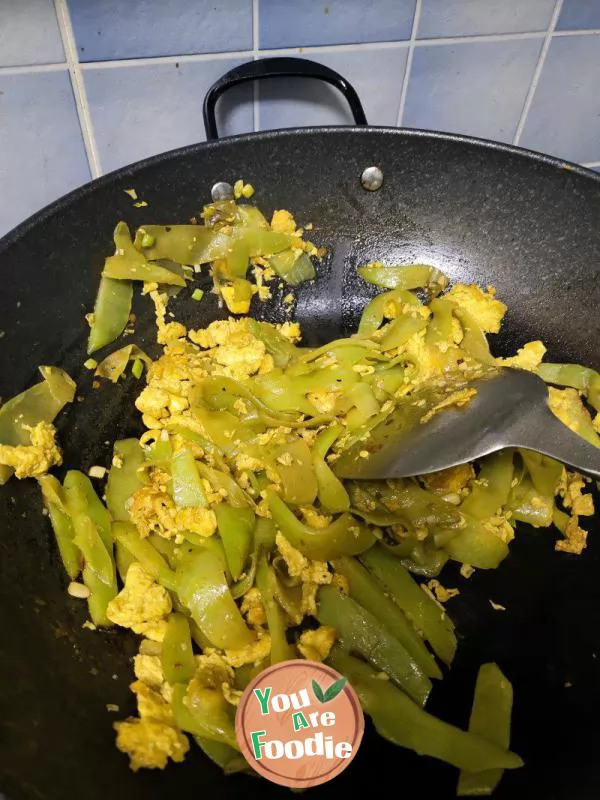 Stir fried Goose Eggs with Lettuce