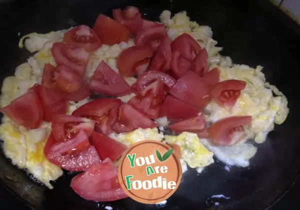 Scrambled egg with tomato