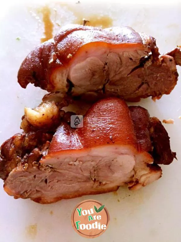 Stewed pork elbows with home style sauce