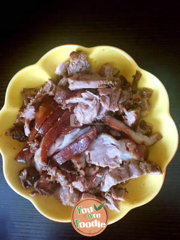 Stewed pork elbows with home style sauce