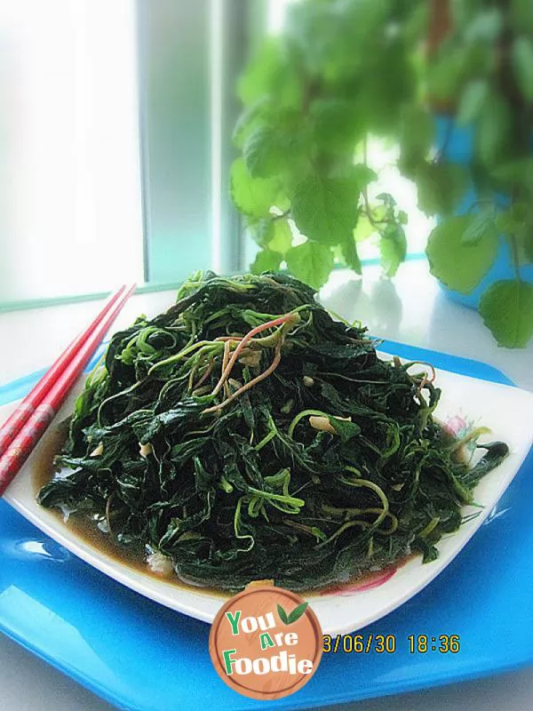 Stir fried wild amaranth with minced garlic