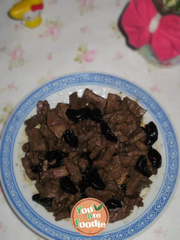 Diced-beef-with-black-garlic