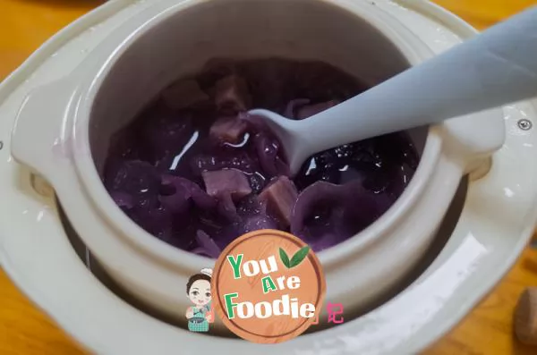 Purple potato and tremella soup for more than 9 months