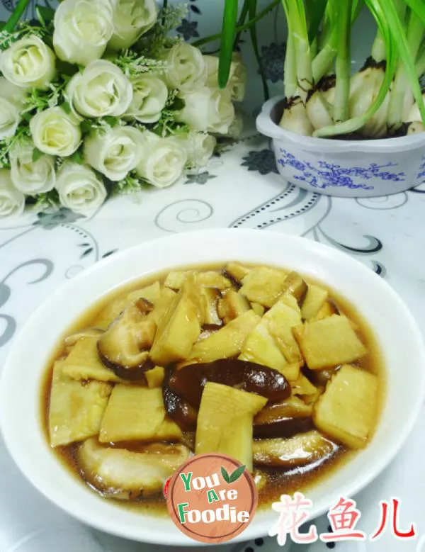 Fried winter bamboo shoots with mushrooms