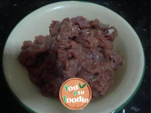Lean meat in tomato sauce