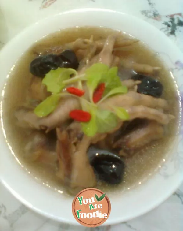 Chicken and jujube soup