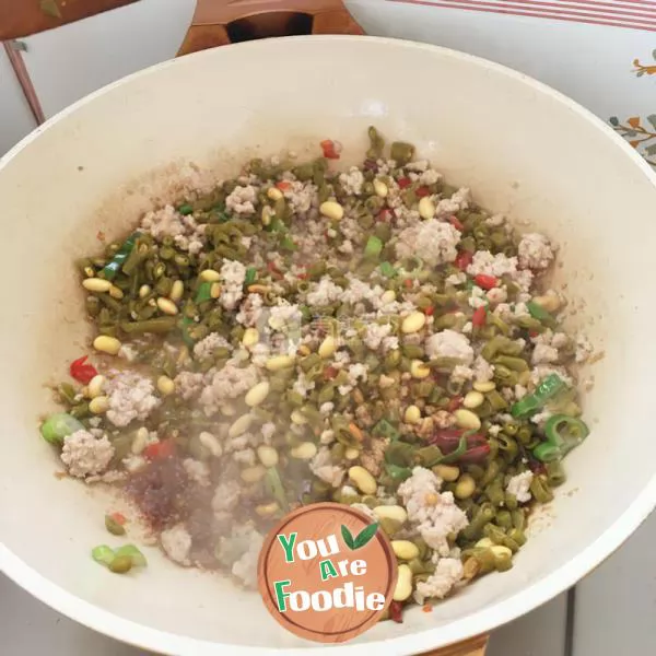 Fried minced meat vermicelli with sour beans