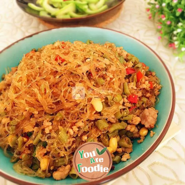 Fried minced meat vermicelli with sour beans