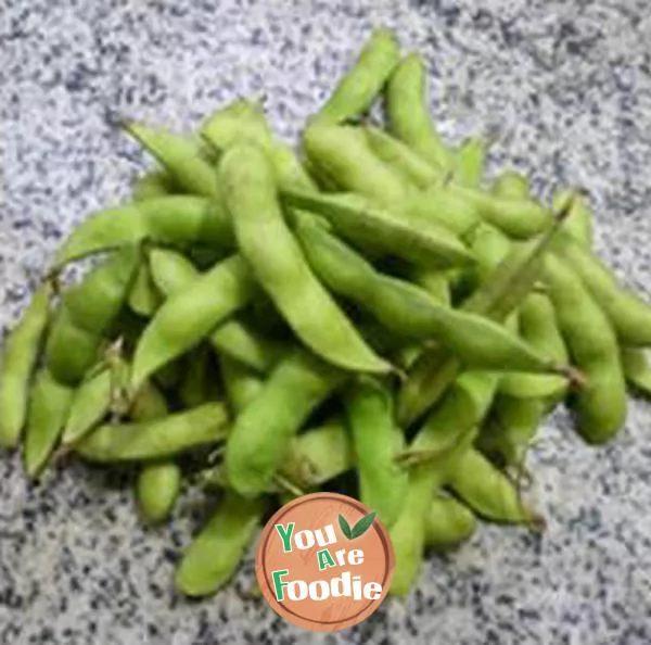 Noodles covered with assorted bean paste