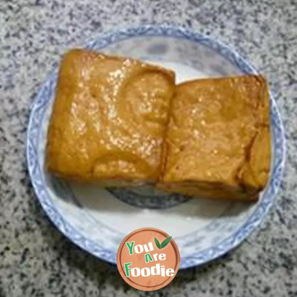 Noodles covered with assorted bean paste