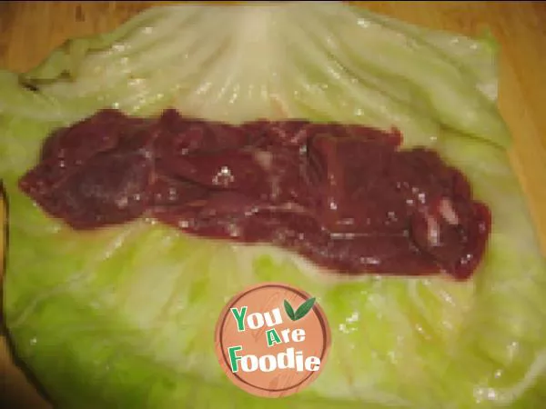 Cabbage and liver slices