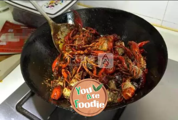 Homemade spicy spicy crayfish