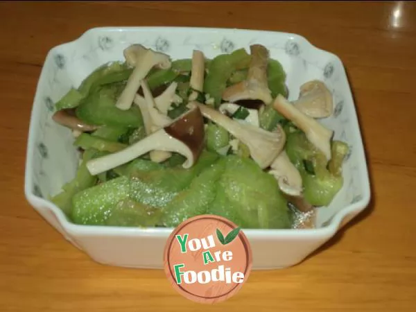 [summer cold dishes] bitter gourd mixed with mushroom