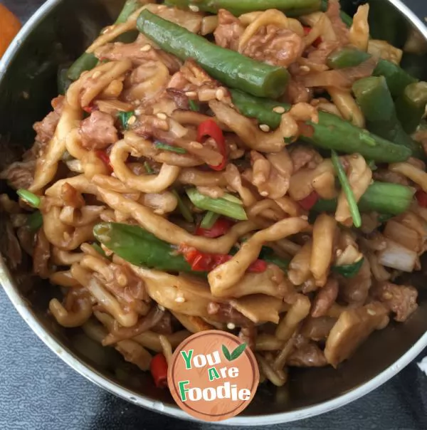 Braised-noodles-with-beans