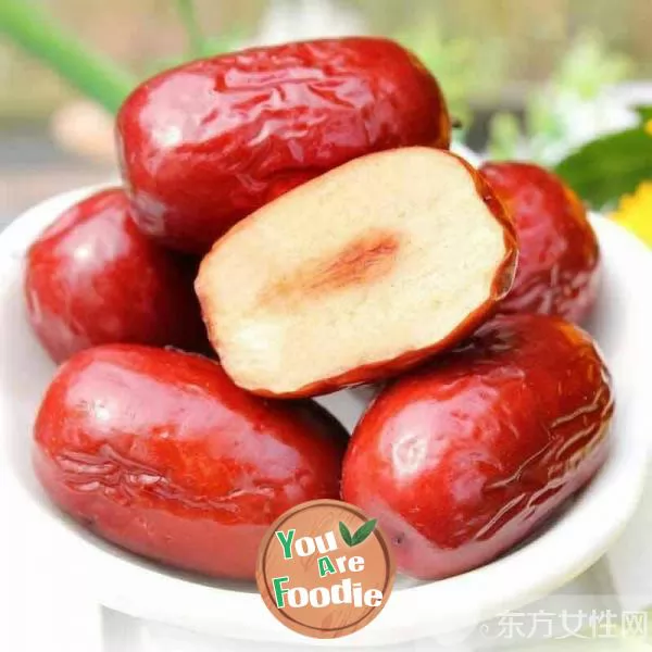 A pot of red jujube longan tea will warm and dispel dampness in cold winter