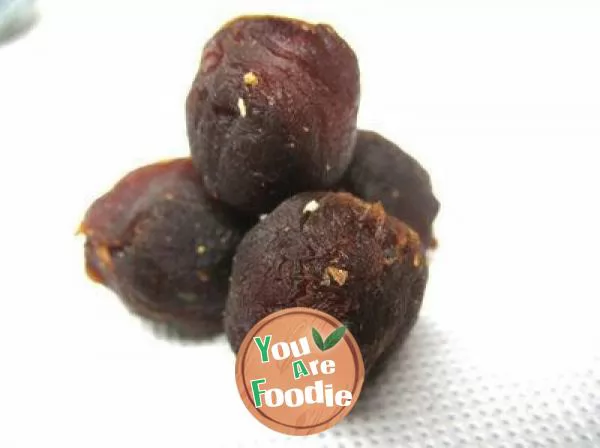 A pot of red jujube longan tea will warm and dispel dampness in cold winter