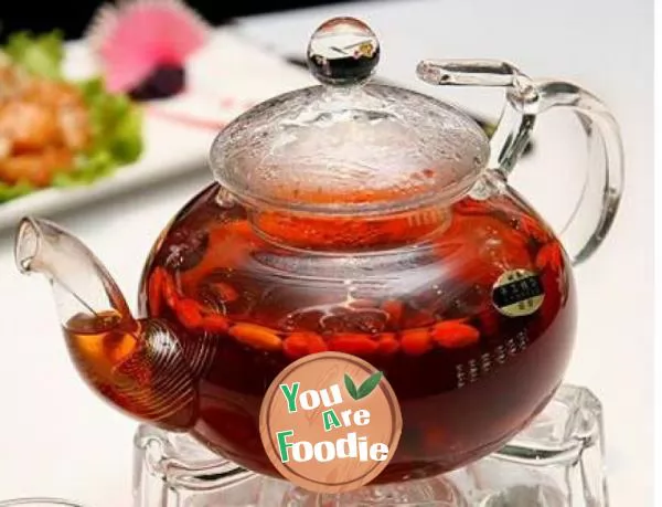 A pot of red jujube longan tea will warm and dispel dampness in cold winter