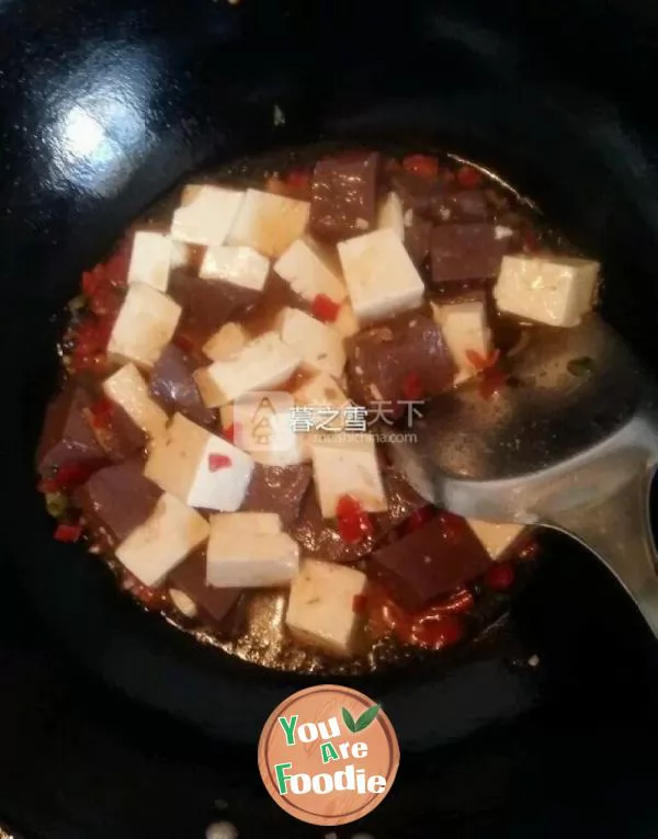 Spicy duck blood tofu