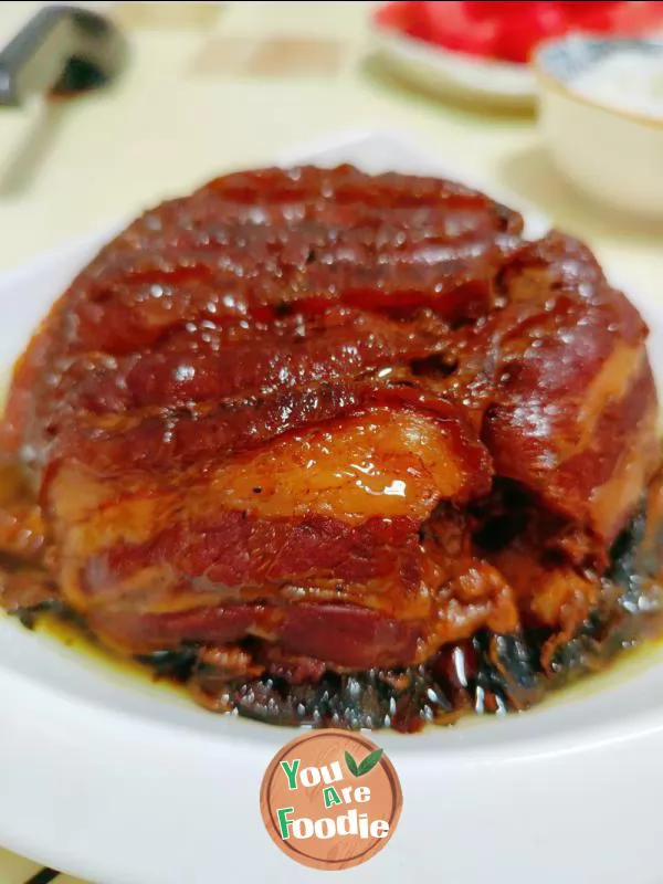 Braised Pork with Preserved Vegetable in Soya Sauce