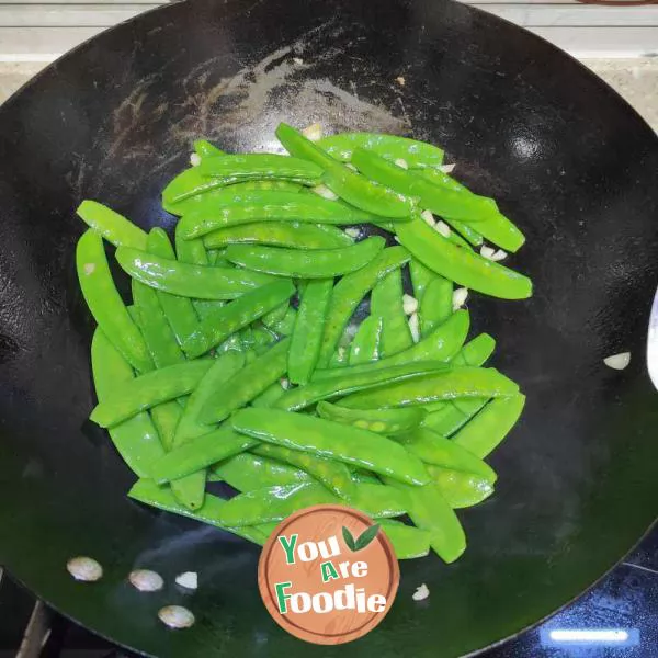 Stir fried Pork with Snow Beans