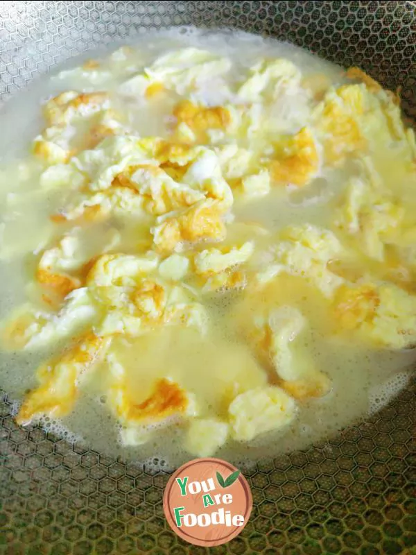 Scrambled egg with sugar