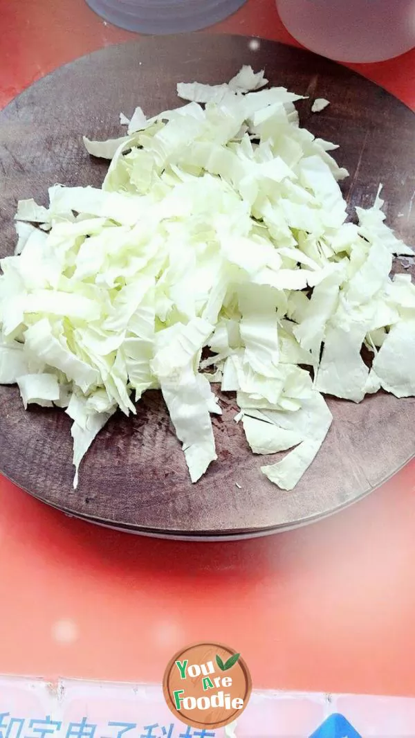 Fried vermicelli with cabbage