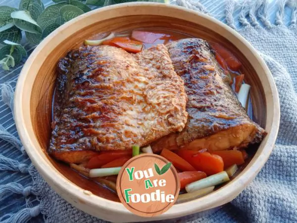 Braised-fish-belly-with-carrots-and-grass