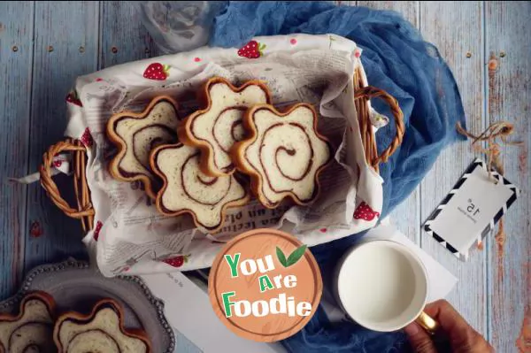 Flower shaped bean paste bread