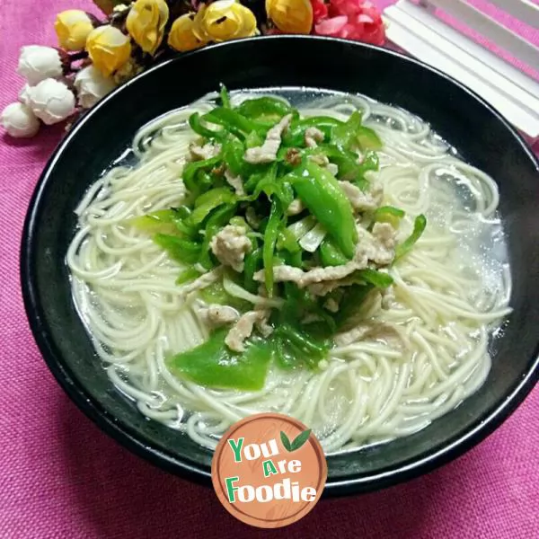 Noodles-with-shredded-pork-and-green-pepper