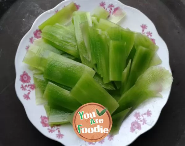 Fried agaric with lettuce