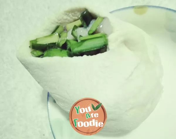 Fried Bun with leek and octopus