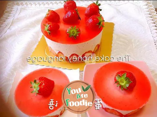 Strawberry Mousse Cake 