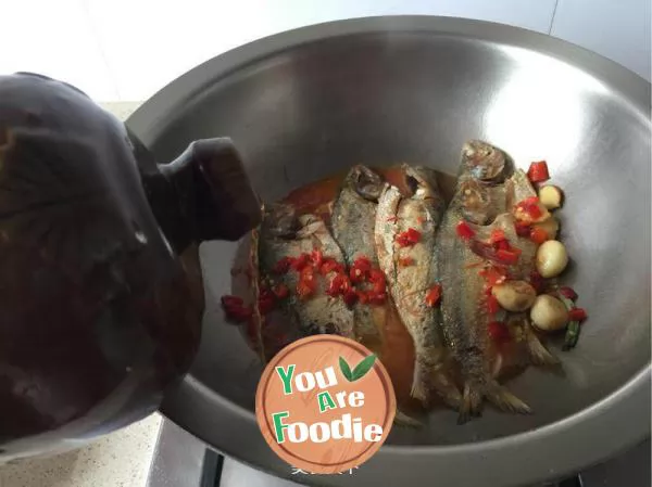 Braised wild fish in brown sauce