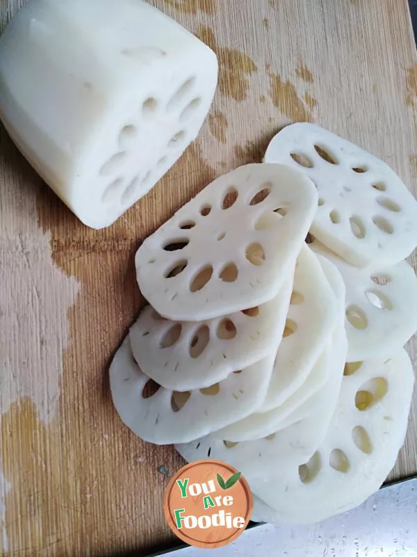 Stir fried lotus root slices