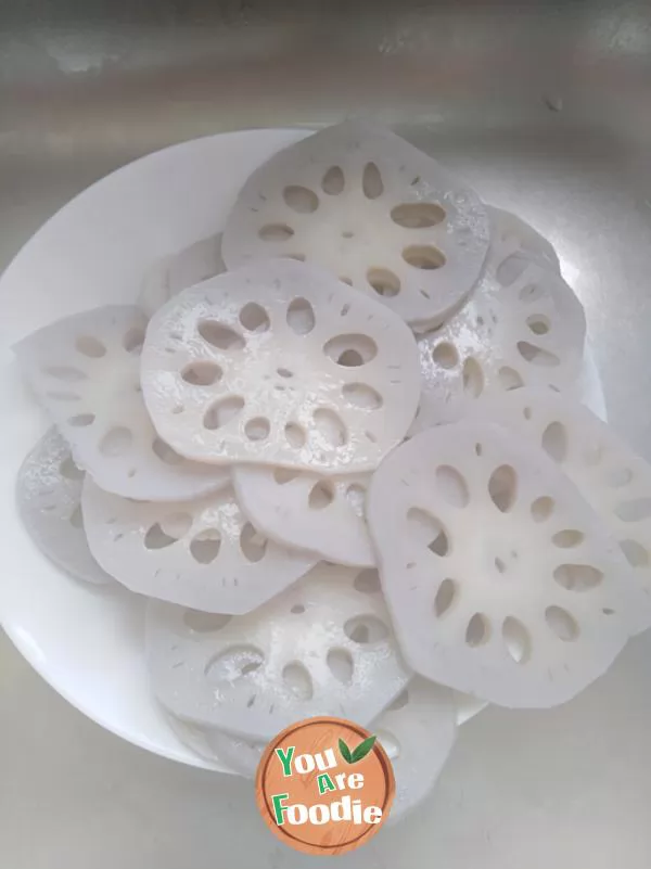 Stir fried lotus root slices