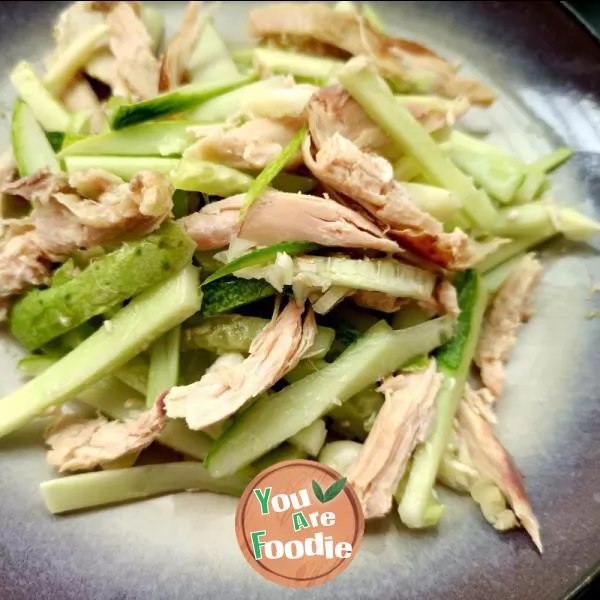 Chicken-breast-with-cucumber-slices