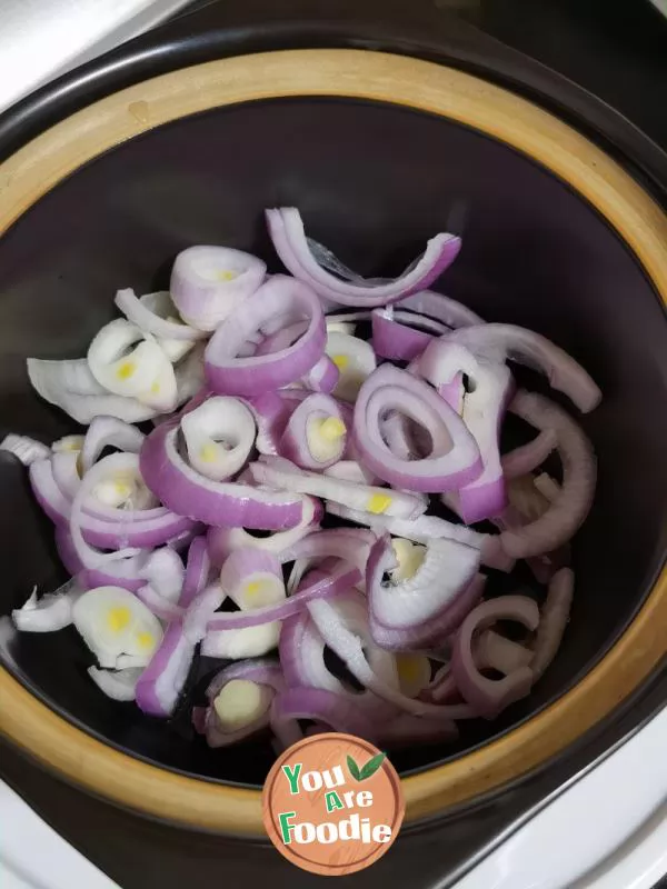 Scallops with Minced Garlic and Sweet Potato in Pot