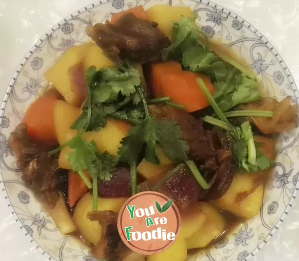 Stewed-beef-with-potatoes