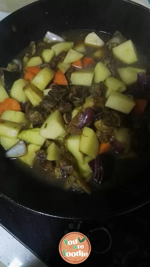 Stewed beef with potatoes