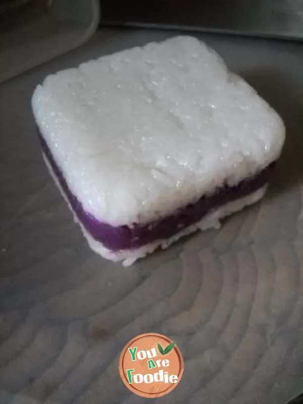 Sesame purple potato cold cake